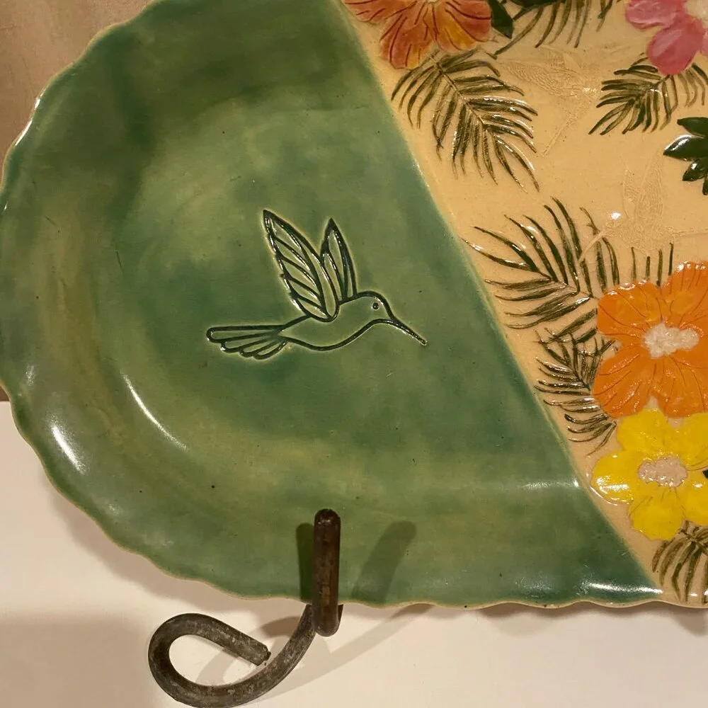 Studio Pottery Platter - Floral & Bird Design, Signed by Janie‎ O. 13.5x7 🎨